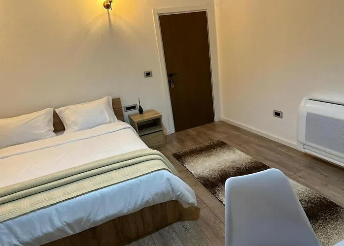 Mosaic Hotel *